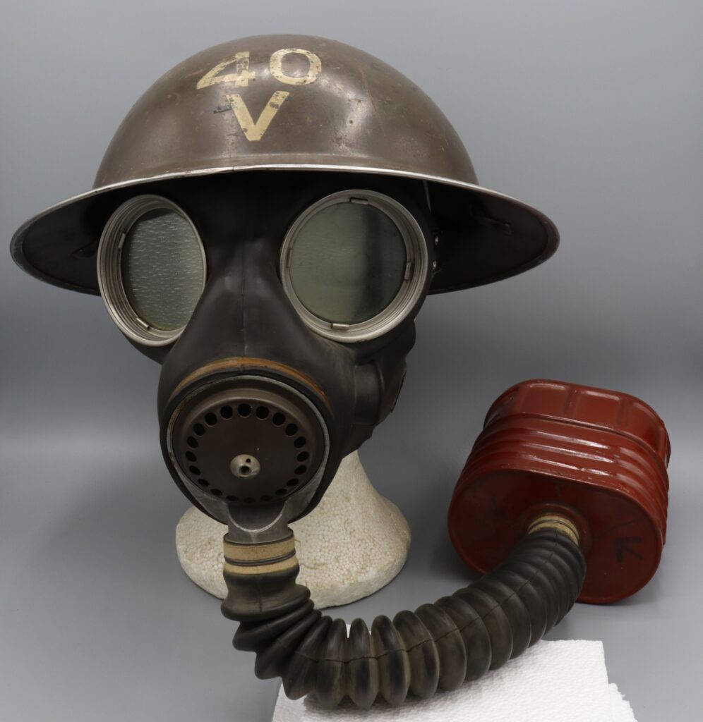 General Service Respirator with case and anti-dimming compound