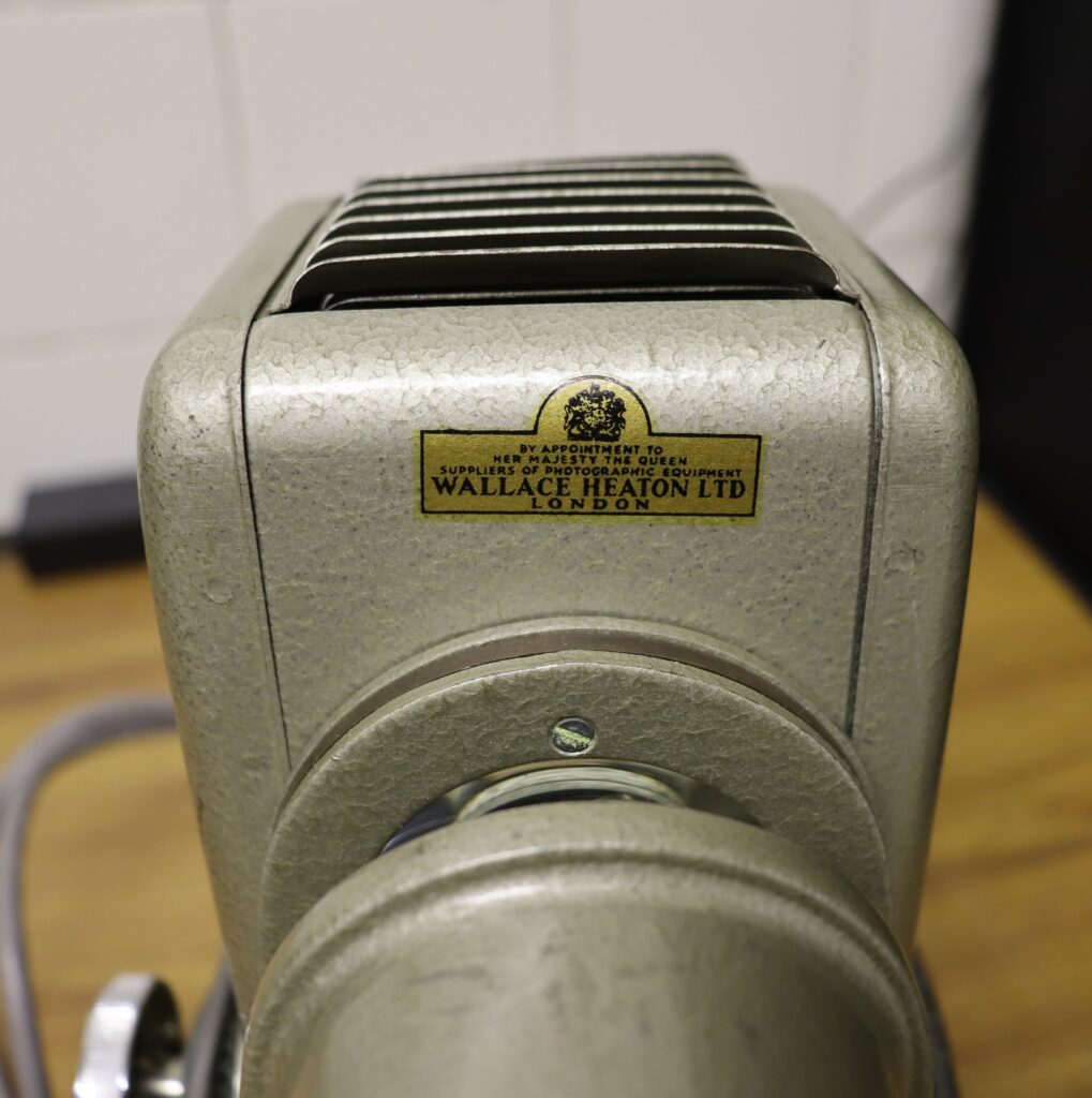 Slide projector