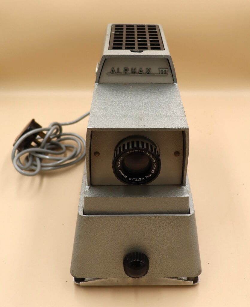 Slide projector