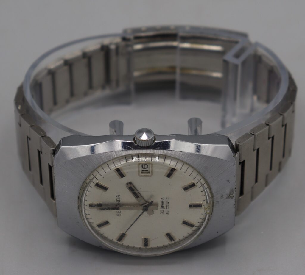 Man's wristwatch, full view