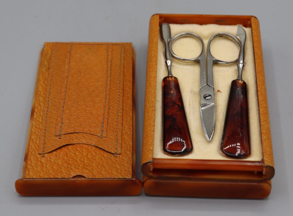 Box open to show the nail kit