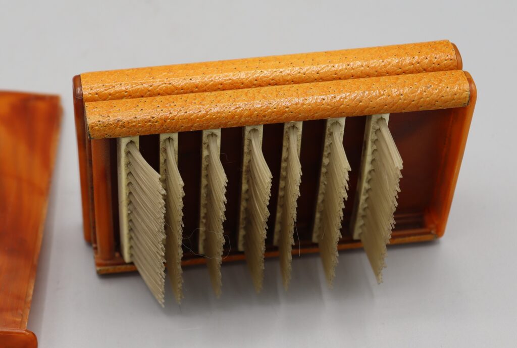 Side view of brush with bristles raised