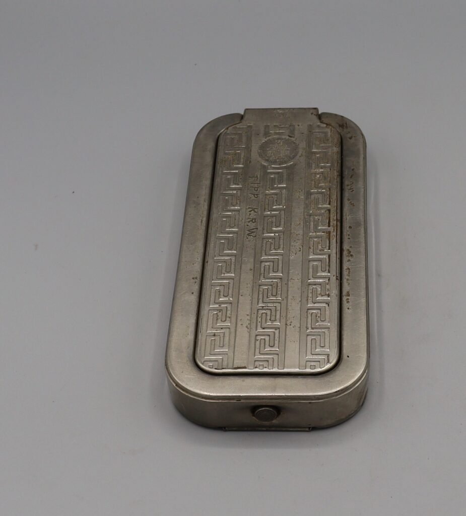 Rolls Razor in closed box