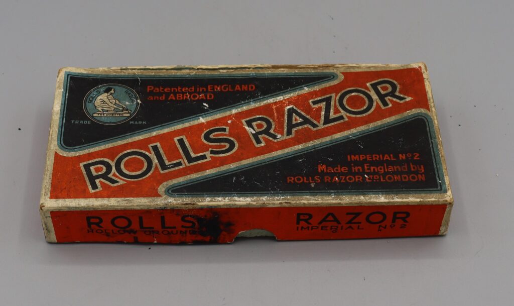 Cardboard box for Rolls Razor
