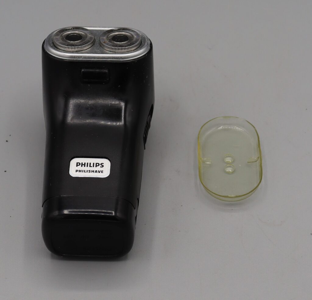 shaver & protective cover