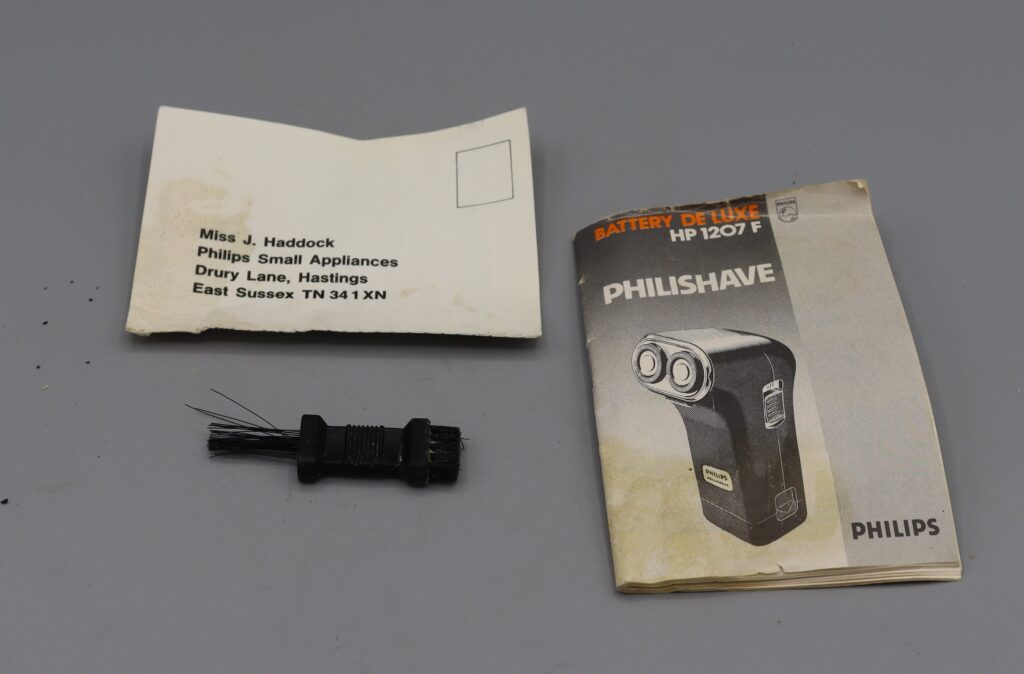 Philishave instructions & cleaning brush