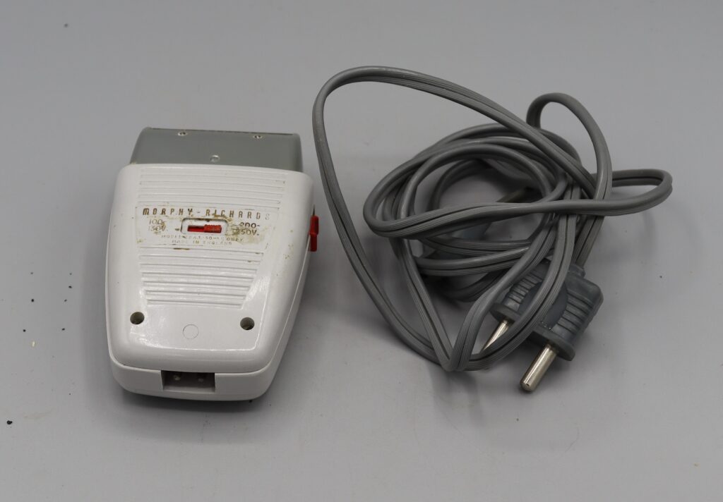 Morphy Ricards shaver & power lead