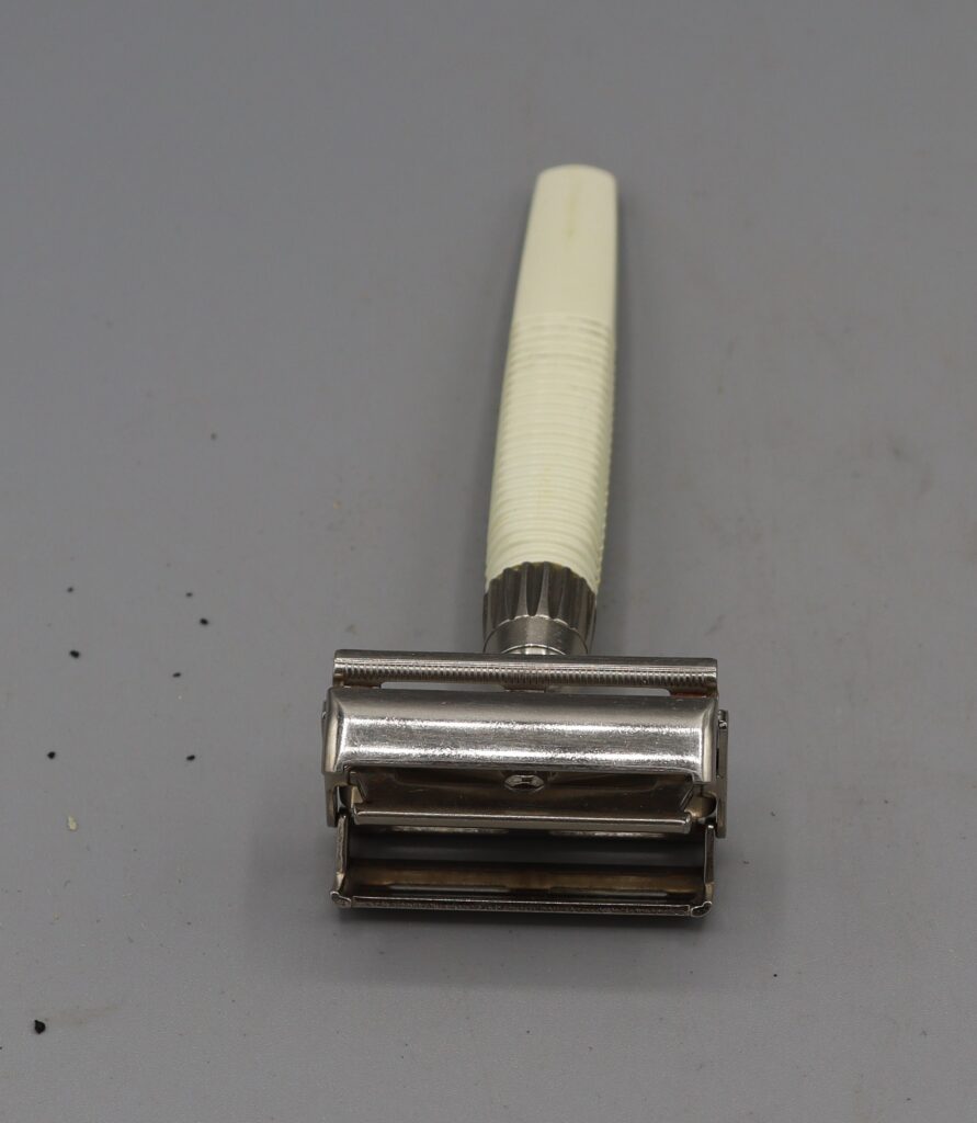 Gillette slimtwist  Razor handle up