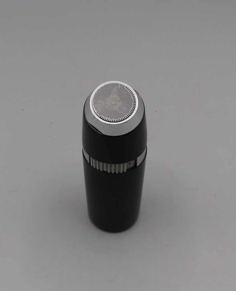 Milward courier battery razor top view