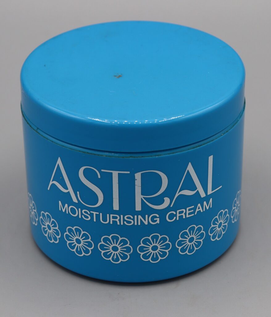Astral moisturising cream