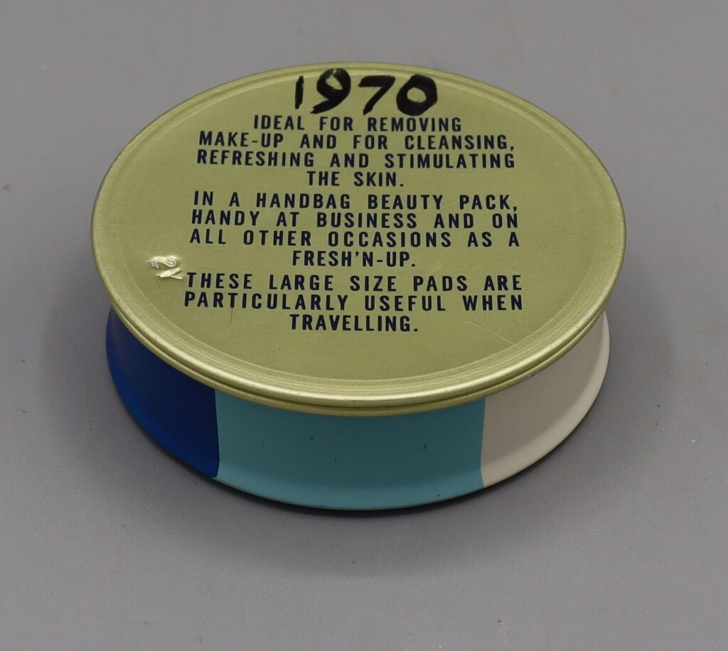 box of fresh'n up pads