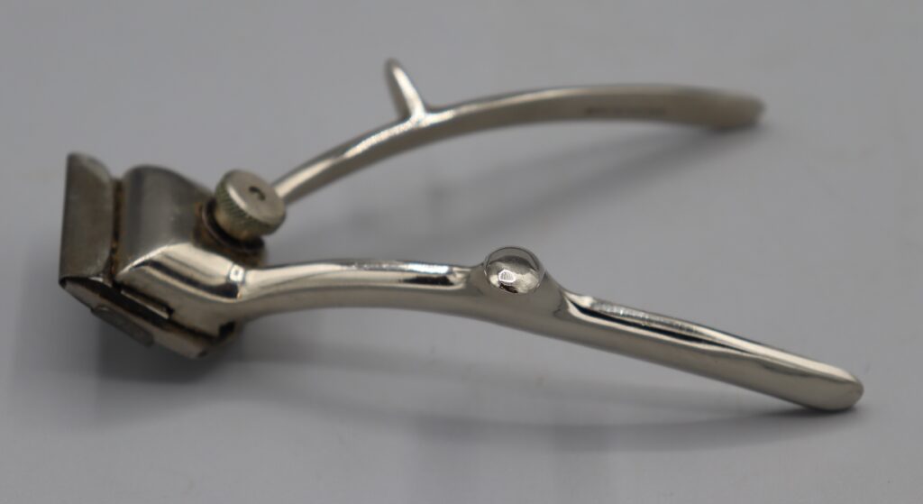 boxed ladies' hair clippers